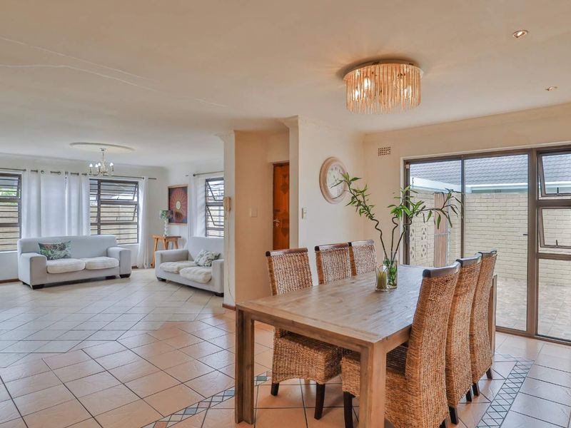 A Rare Gem in the Heart of Diep River - Photo 4