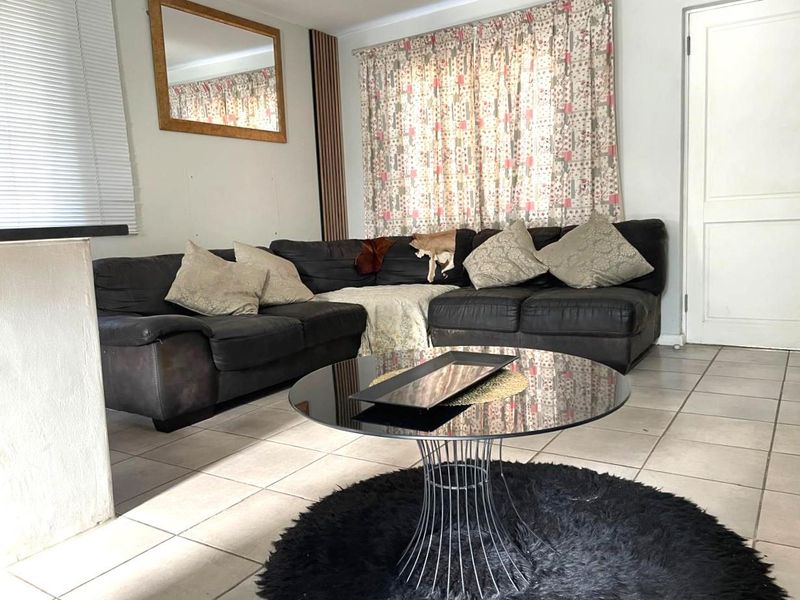 3-Bedroom Family Home - Photo 5