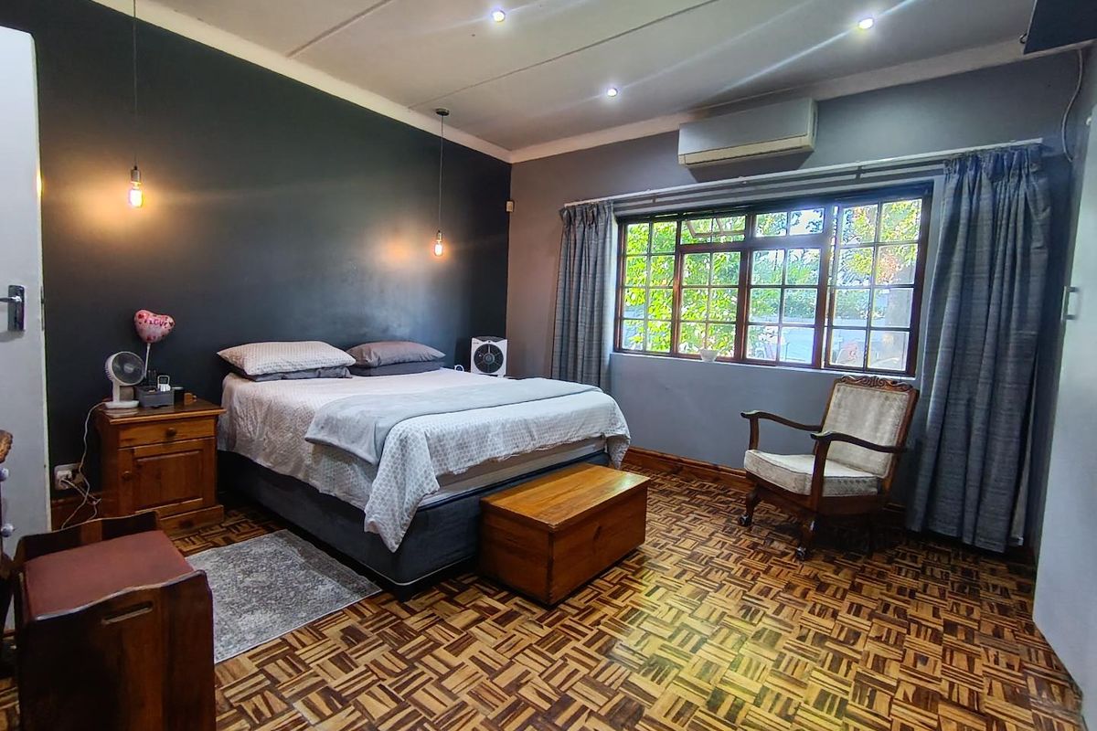 Spacious Living with Rental Income in Universitas - Photo 4