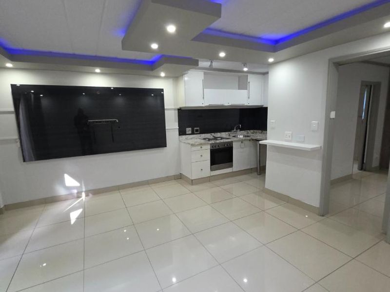 STUPENDOUS NEWLY RENOVATED 1 BED APARTMENT IN PARKTOWN NORTH - Photo 7