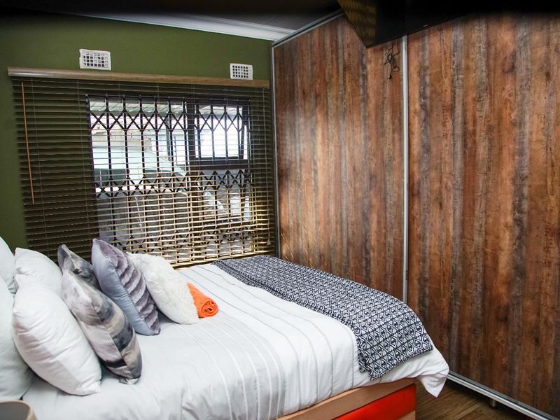 STUNNING HOUSE IN A SECURE ESTATE & PET FRIENDLY! - Photo 10