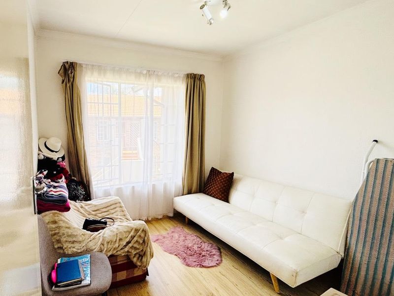 Prime Location Perfection: Your Dream Apartment Awaits - Photo 9