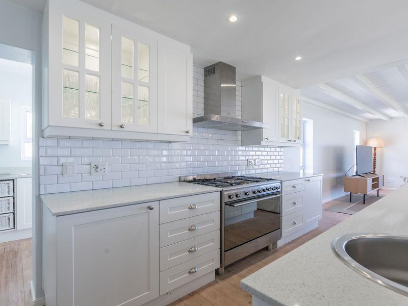 Stylish West Coast Home at the Sea - Photo 10