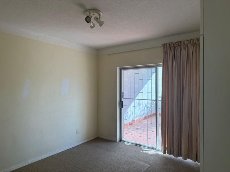 Bright 2-Bed Apartment with Balcony - Photo 7