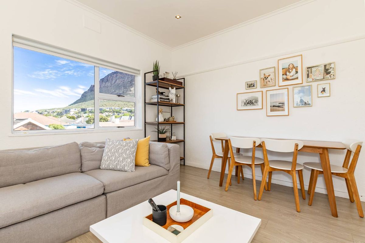 COMFORT, CHARM AND CAPTIVATING VIEWS - Photo 4