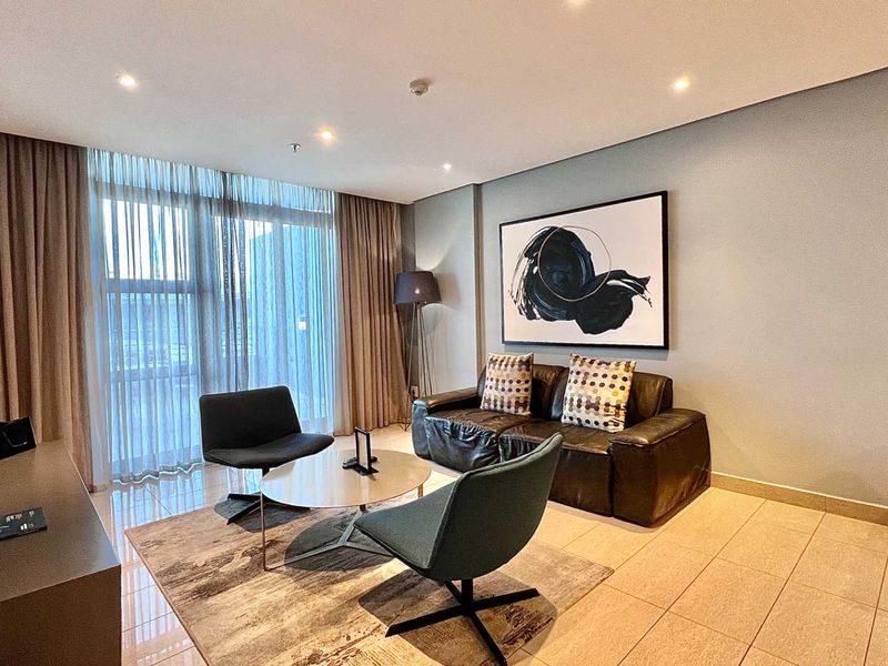 2 BEDROOM | 2 BATHROOM APARTMENT - Photo 2