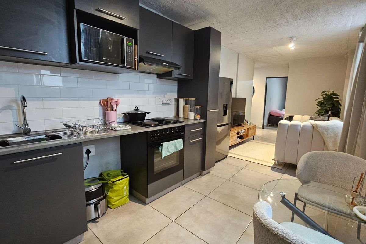Modern 1-Bedroom Apartment – Stylish, Comfortable & Convenient Living - Photo 4