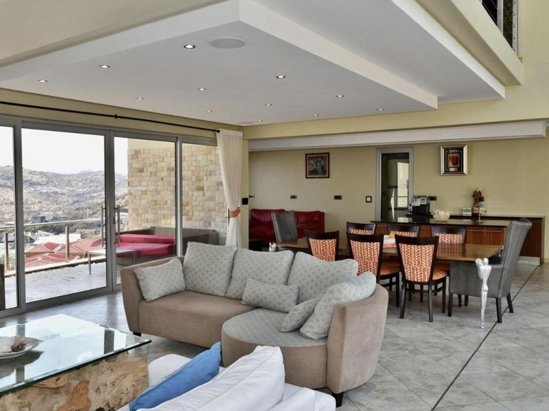 Discover this exceptional 949 sqm home set on1338 sqm erf in sought-after Ludwisdorf. - Photo 9