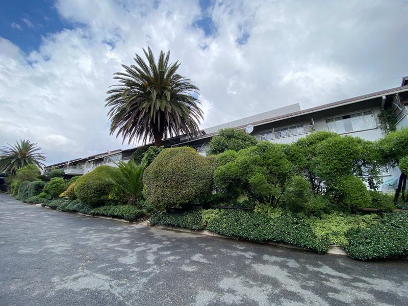 Well-Located 2 Bed Townhouse - Craighall Convenience at Its Best - Photo 3