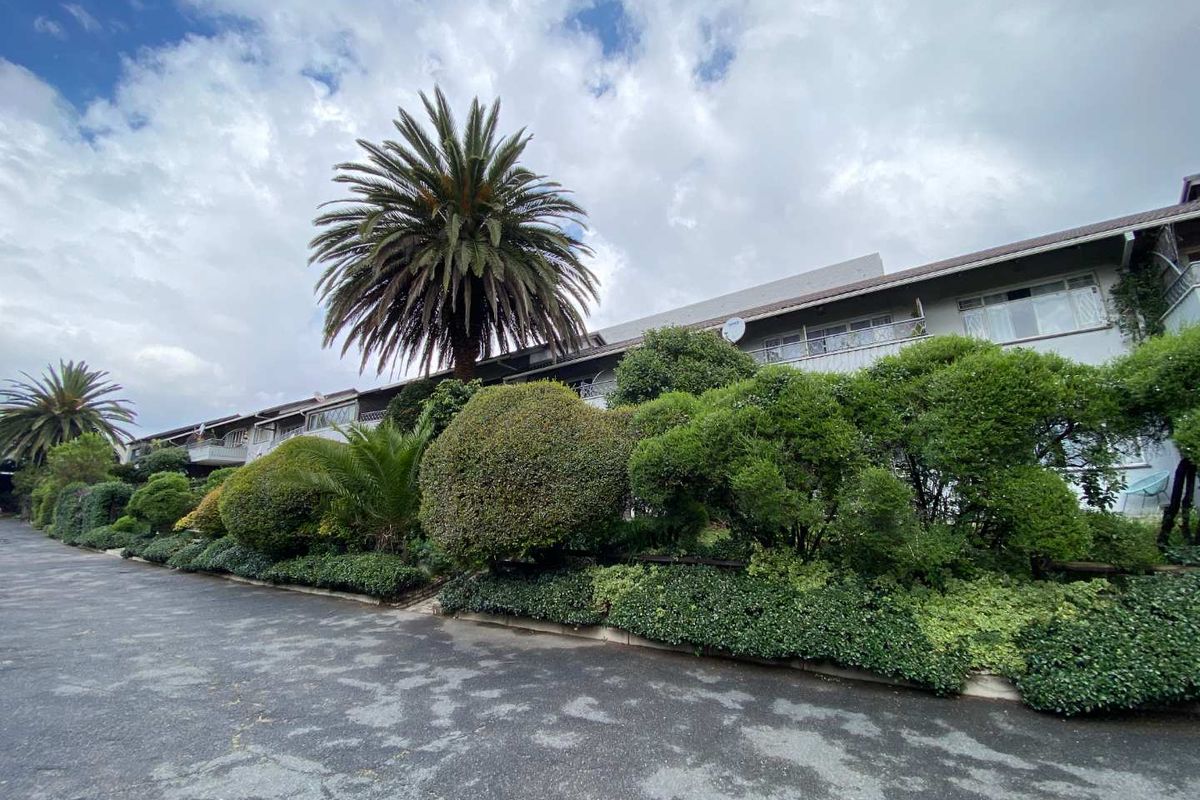Well-Located 2 Bed Townhouse - Craighall Convenience at Its Best - Photo 3