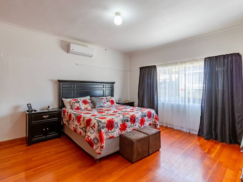 This beautifully renovated home offers modern comfort, excellent entertainment space, and valuable off-grid features — a rare find in central Adcockvale. - Photo 10