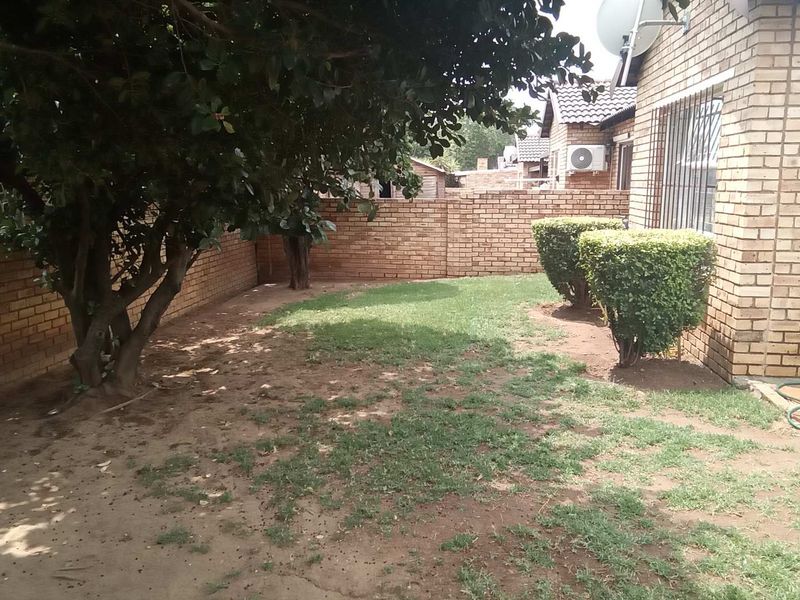 INVESTORS , NEWLY WEDS OR PENSIONER - Photo 6