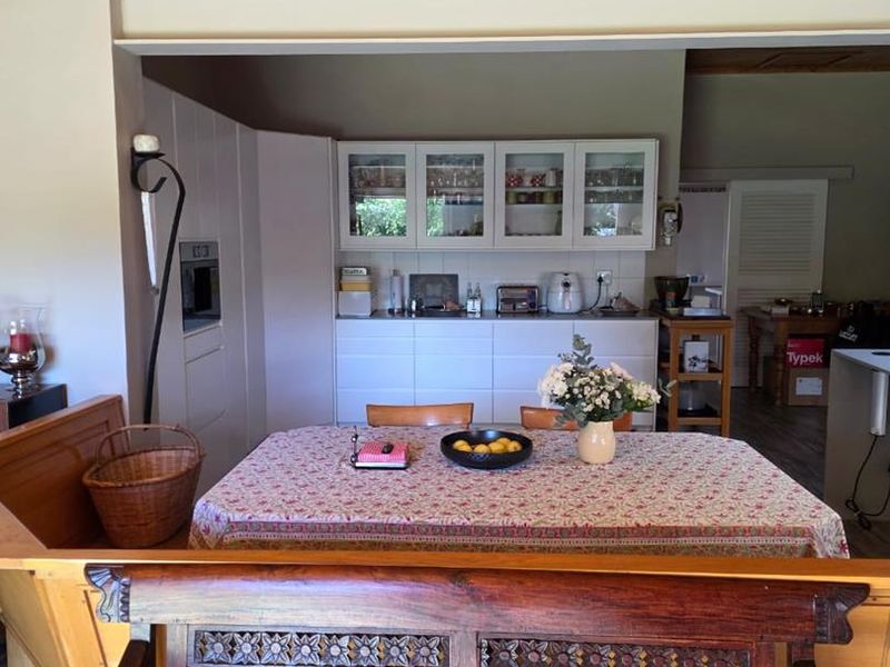 Luxury Living: Spacious Home with Pool, Flat & Entertainment Area! - Photo 7