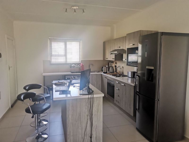Two Bedroom Apartment  to rent in Midrand - Photo 6