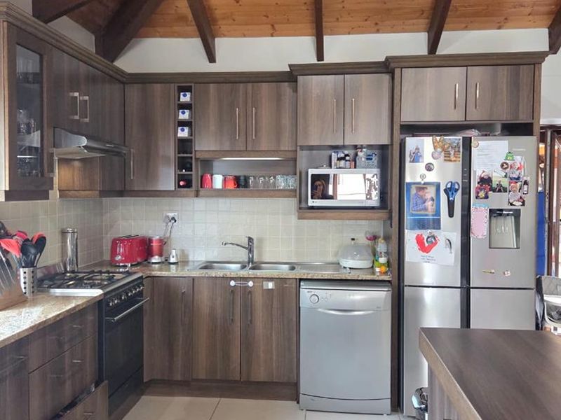 3 Bedroom Home for Sale in Ocean View Swakopmund - Photo 3