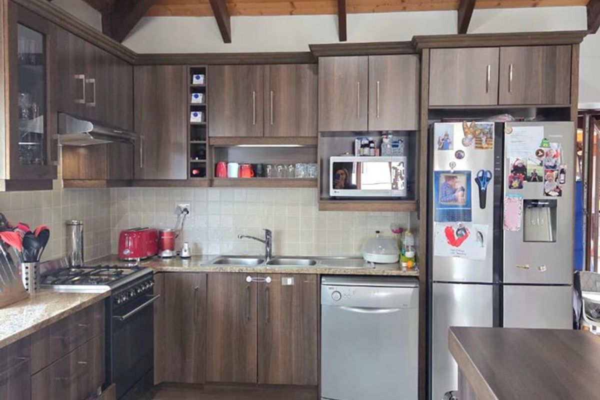 3 Bedroom Home for Sale in Ocean View Swakopmund - Photo 3