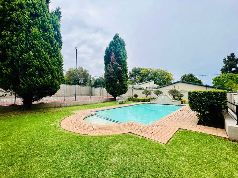 Exceptional Ground Floor Unit in a Secure and Impressive Complex - Photo 9