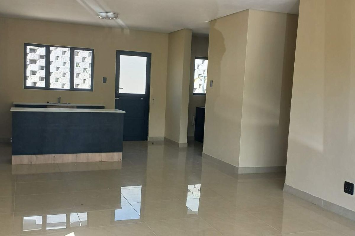 Beautiful 3 bedroom Townhouse tor rent - Photo 4