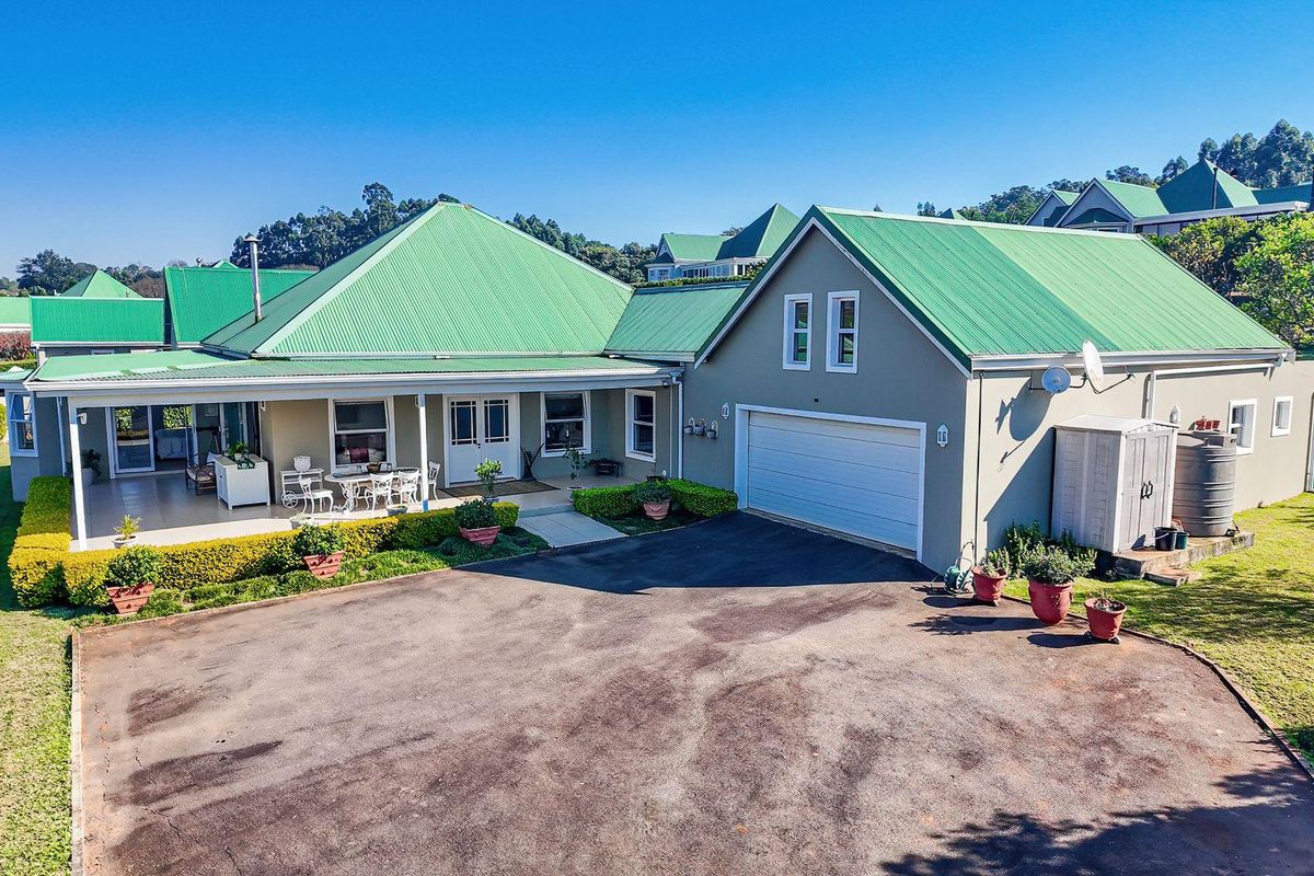 4 Bedroom Family Home with Farmland Views in Broadacres Estate, Howick - Photo 3