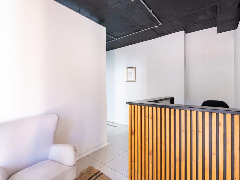 CBD PERIPHERY OFFICE TO LET - Photo 8