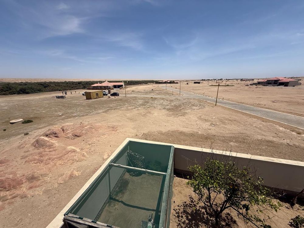 Roof view of the riverbed and backyard