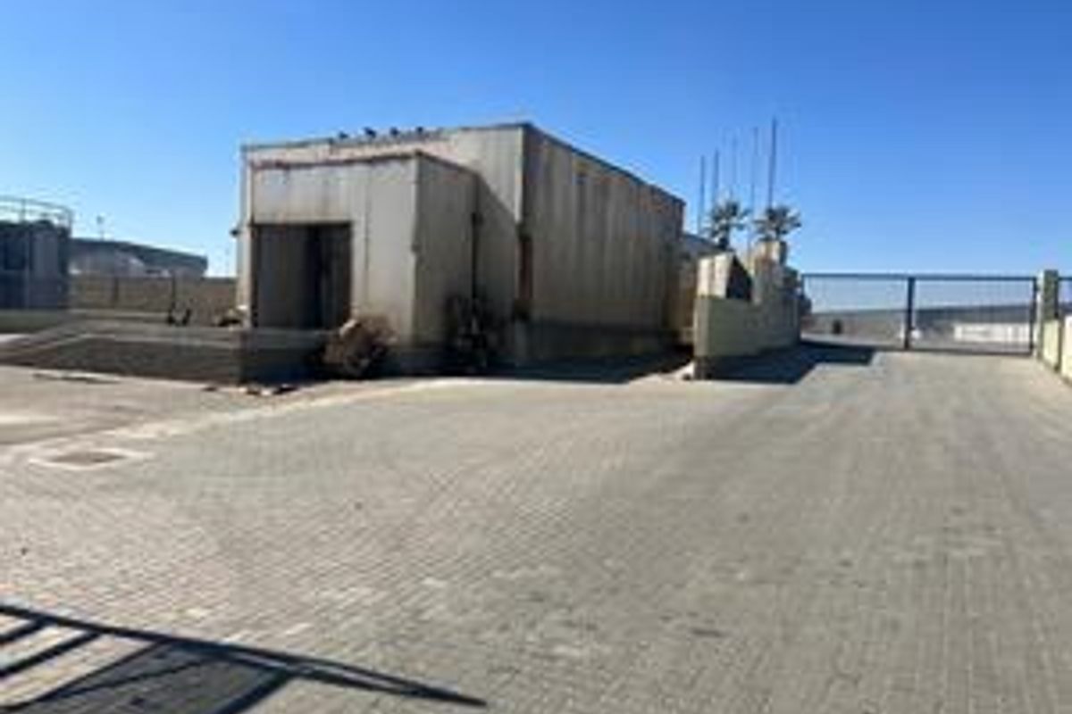 FOR SALE- HARBORFRONT INDUSTRIAL PROPERTY IN WALVISBAY, NAMIBIA - Photo 3