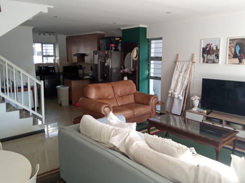 GREAT OPPORTUNITY FOR INVESTOR OR BEGINNER - Photo 2