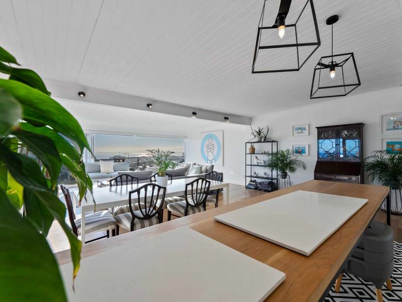 Contemporary Hillside Retreat with Expansive Bay Views - Photo 9