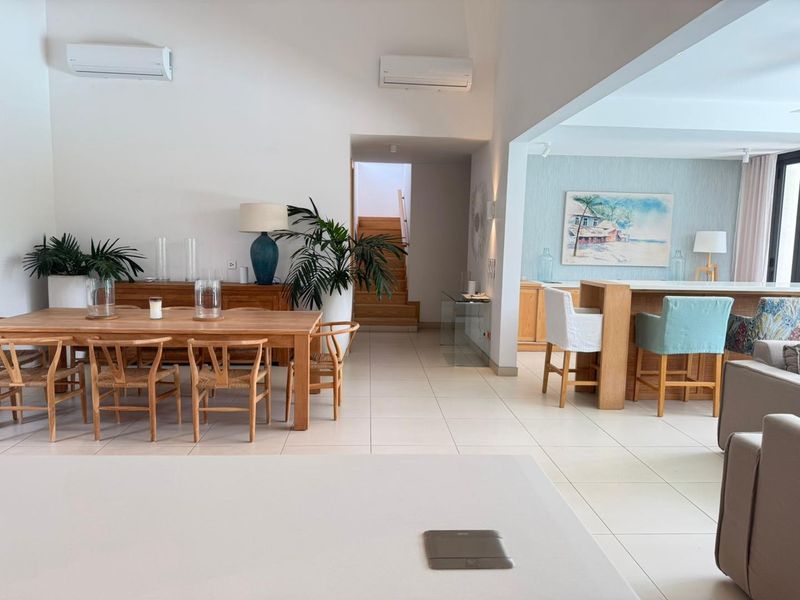 A Residence of Exceptional Scale and Elegance - Photo 5