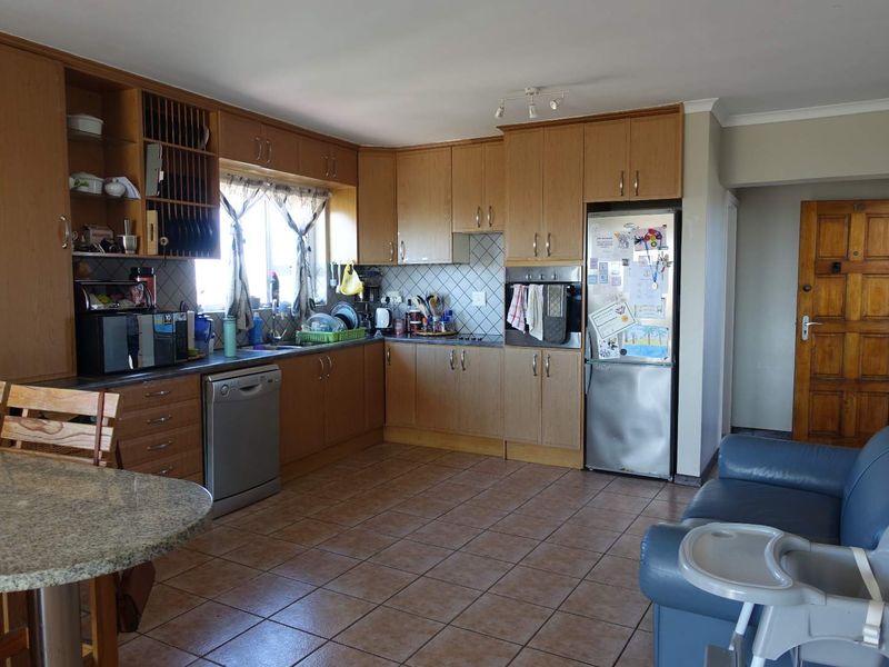 APARTMENT ON TOP FLOOR WITH BALCONY - Photo 7