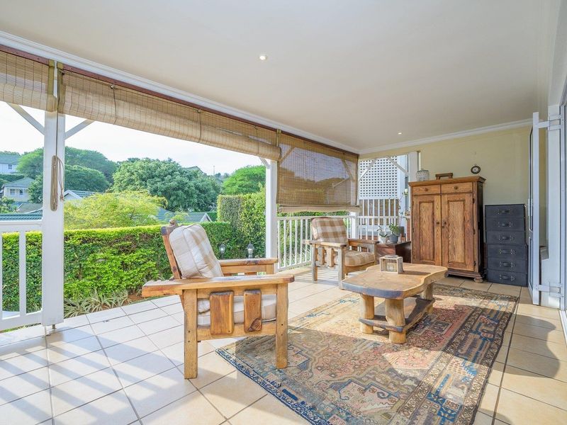 Extravagant Living in the Prestigious Mount Edgecombe Country Club Estate - Photo 4