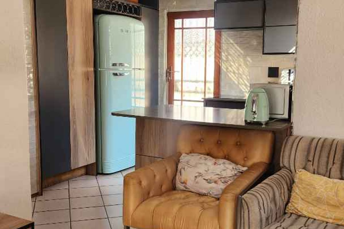 3 Bedroom House For Sale - Photo 4