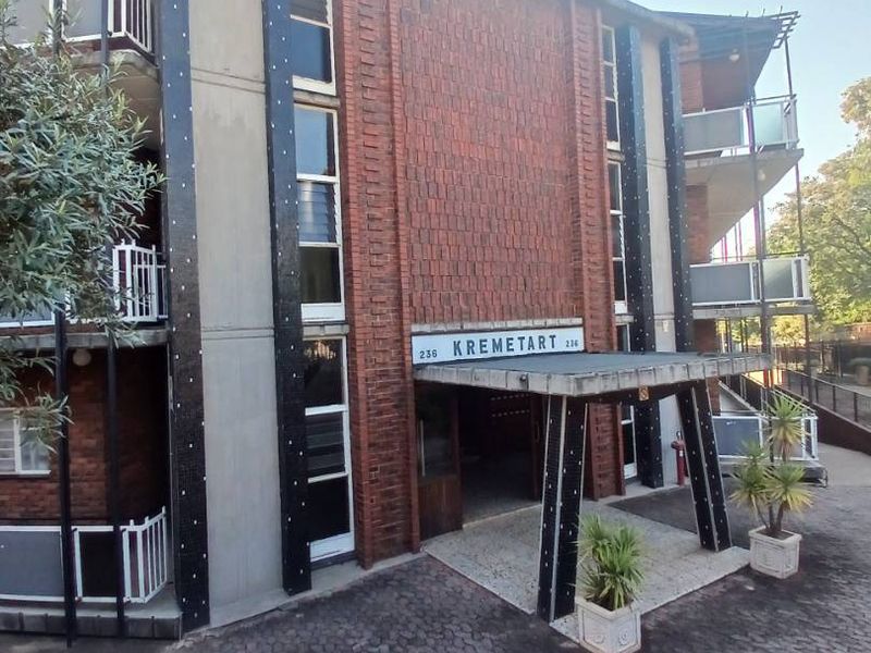 2 Bedroom to rent in Groenkloof - Photo 1