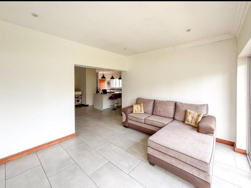4 Bedroom House for Sale - Photo 6
