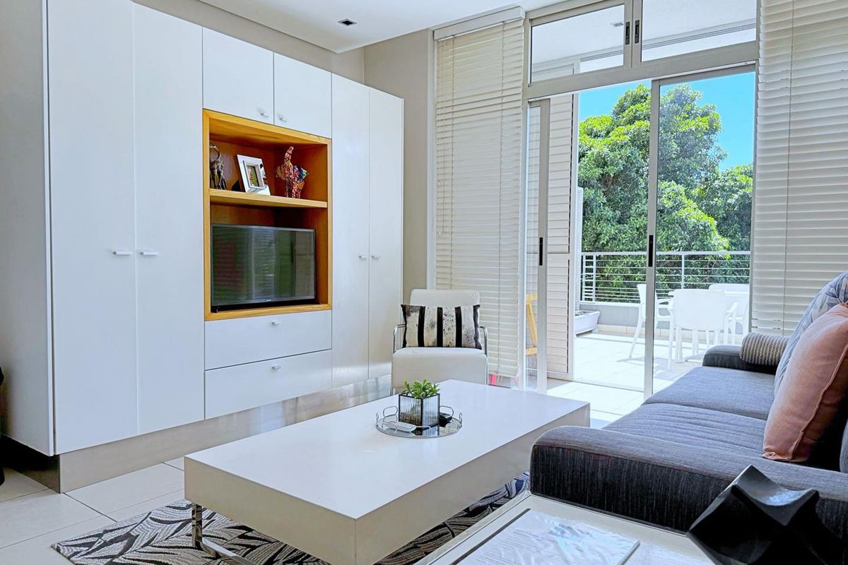 Luxury Fully Furnished Studio Apartment in the heart of Everything - Photo 2