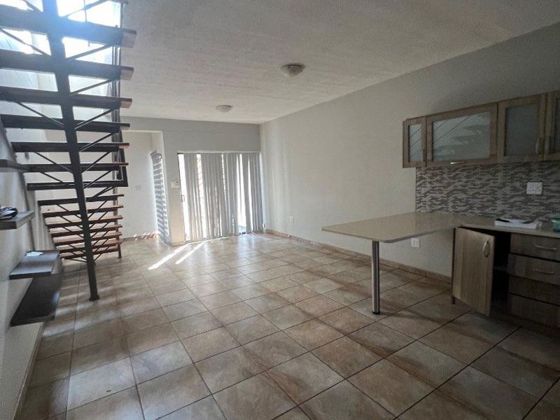 BEAUTIFUL | TOWNHOUSE | SALE - Photo 4