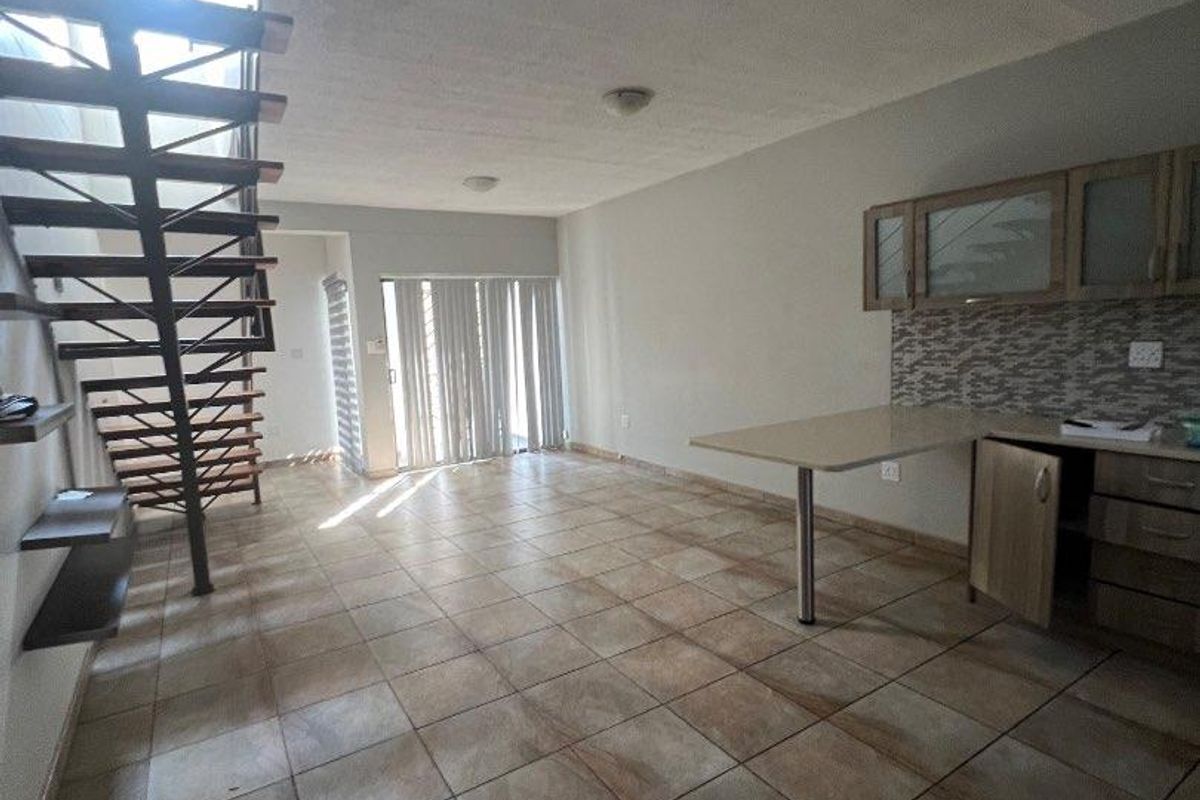 BEAUTIFUL | TOWNHOUSE | SALE - Photo 4