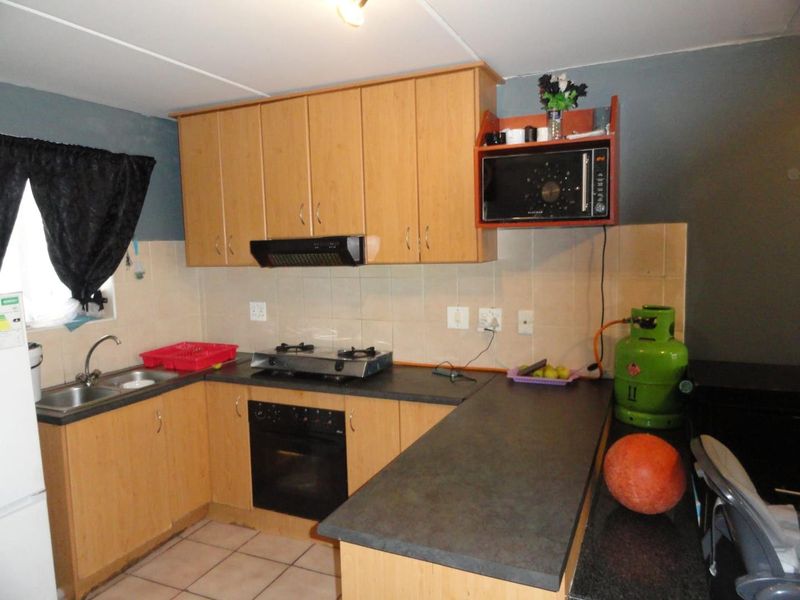 2 Bedroom Apartment for sale in Bellville - Photo 10