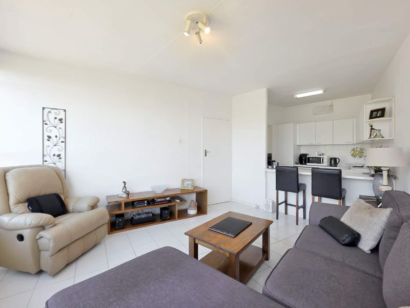 Elevated Living with Spectacular Views. A block packed with lifestyle convenience - Photo 8