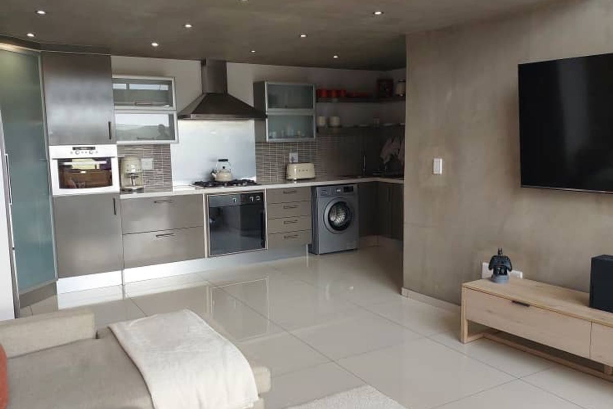 SPACIOUS LUXURY TOWNHOUSE FOR THE EXECUTIVE - Photo 5