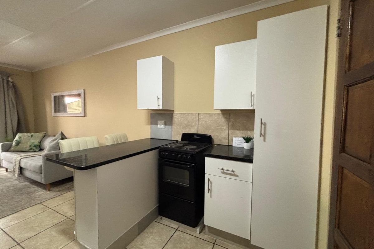 2 Bedroom Townhouse For sale in Elandspark - Photo 5