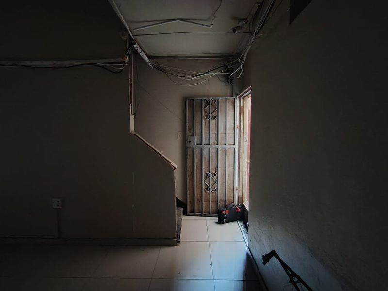 Prime Retail Space to Let in the CBD - Photo 5