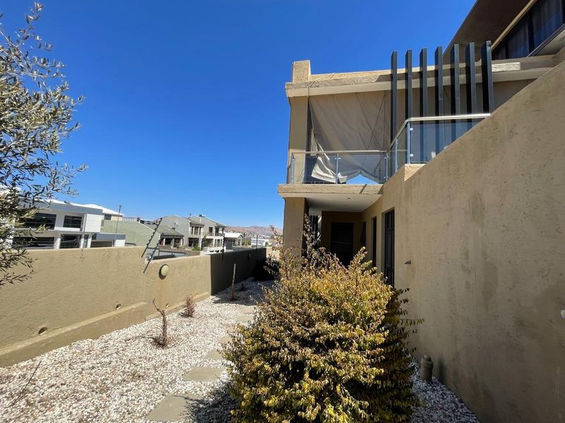 Lavish Mansion for Sale in Auasblick - Photo 10