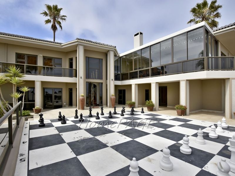 Central, Swakopmund:  Luxury Mansion is for Sale. - Photo 4