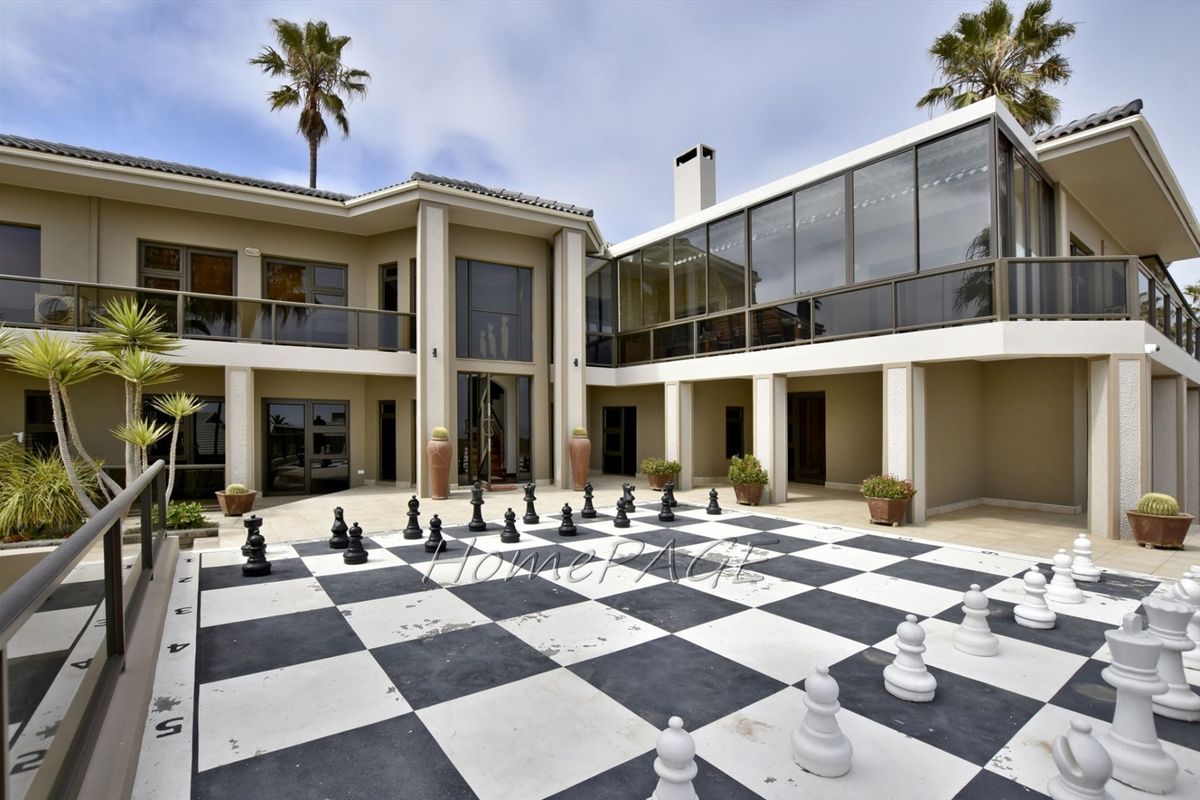 Central, Swakopmund:  Luxury Mansion is for Sale. - Photo 4