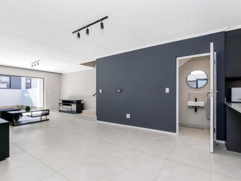 Desire Effortless Bryanston Living? — A Modern 4-Bedroom Home Designed for Life Without Compromise - Photo 4
