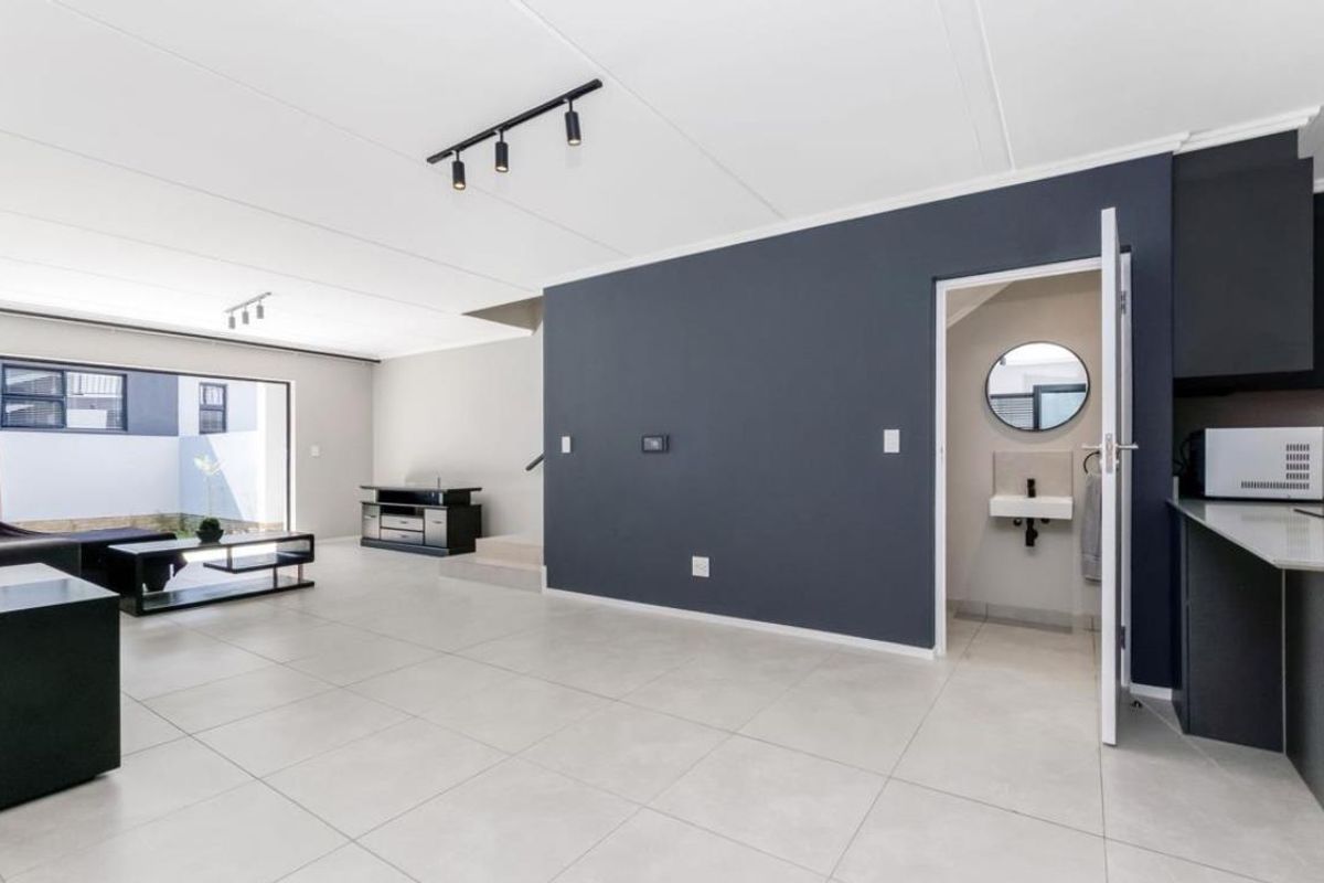 Desire Effortless Bryanston Living? — A Modern 4-Bedroom Home Designed for Life Without Compromise - Photo 4