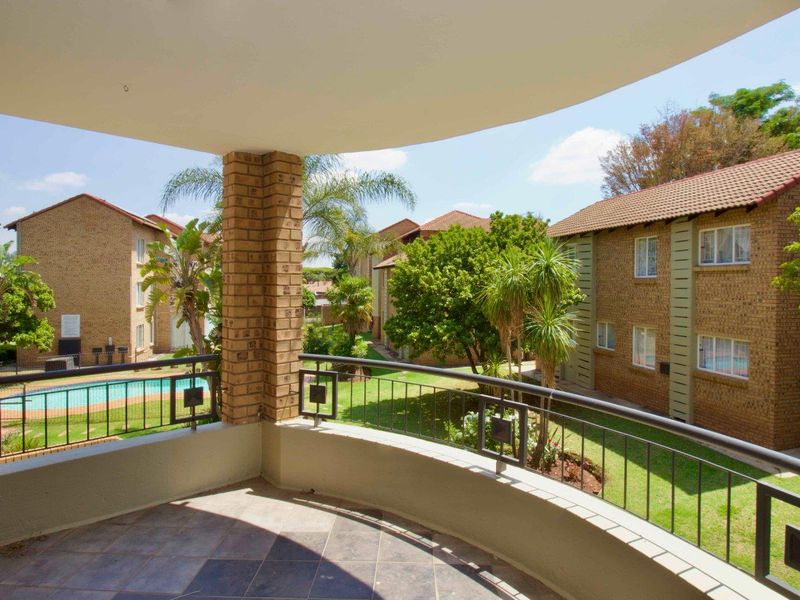 Fantastic Investment Property with a lock up garage - Photo 2