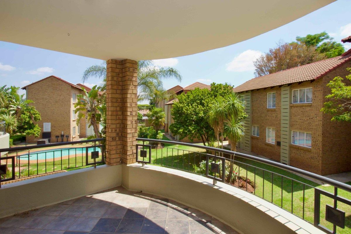 Fantastic Investment Property with a lock up garage - Photo 2