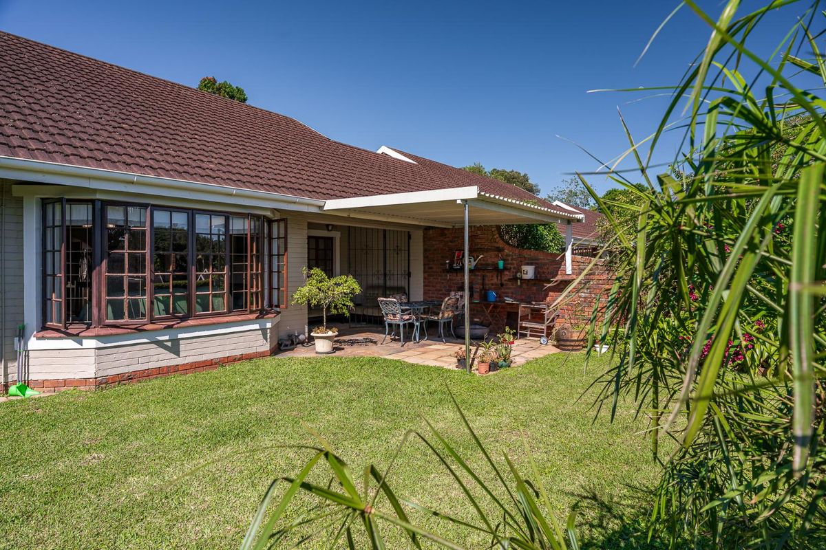 "Snap Up This Charming Townhouse Before It's Gone!" - Photo 2